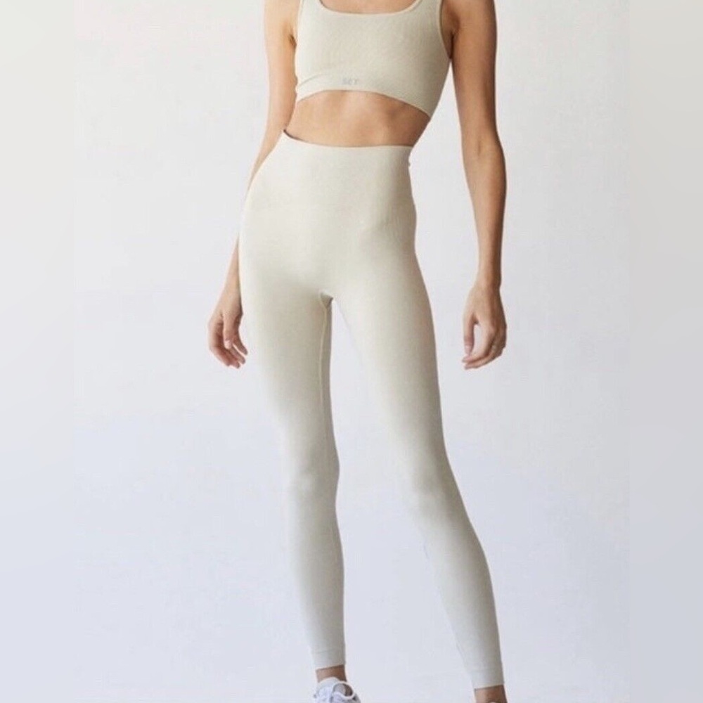 Set Active Sculptflex Power Leggings Womens size medium in Oatmilk cream